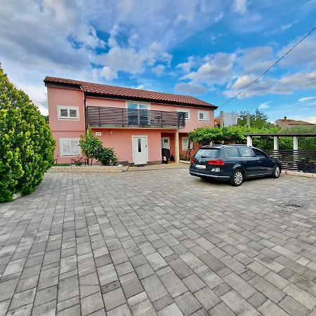 רייקה Apartman Lara מראה חיצוני תמונה