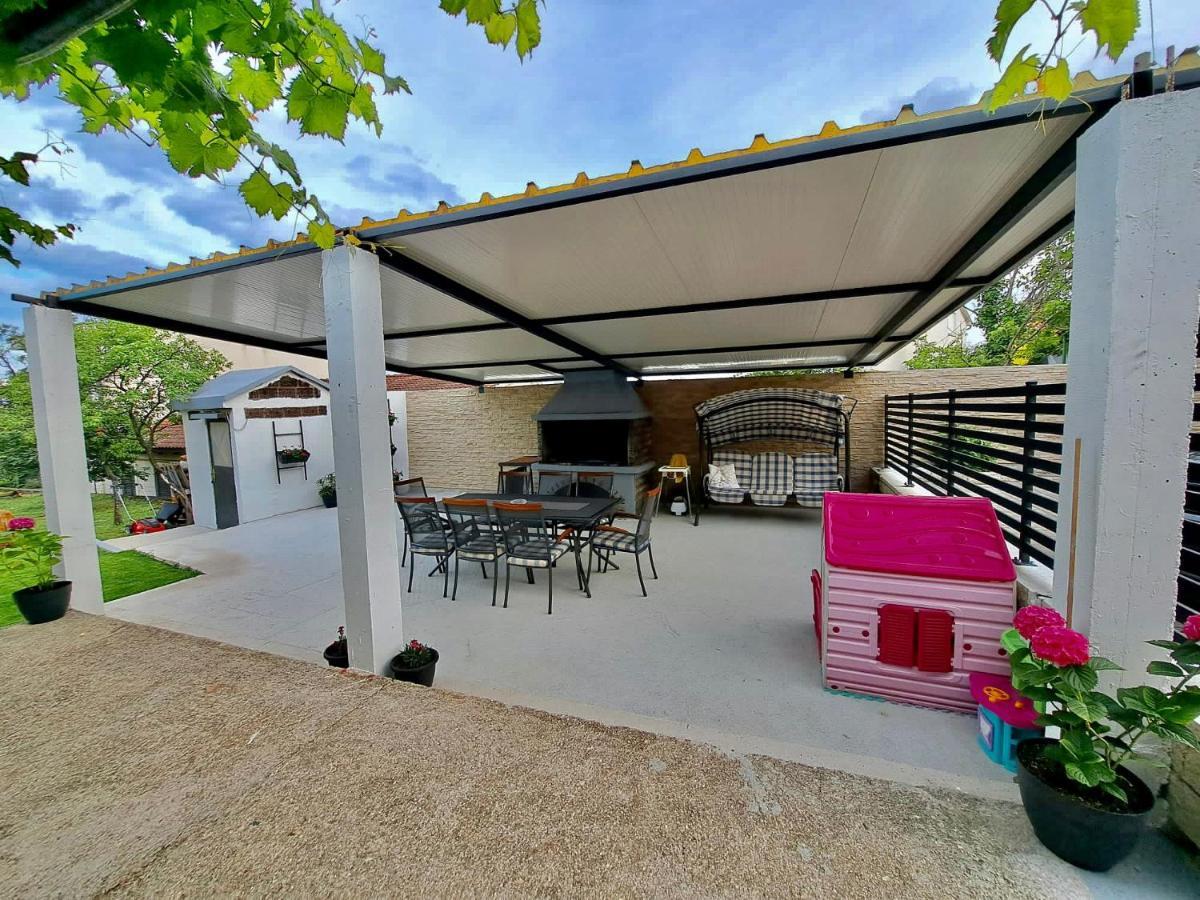 רייקה Apartman Lara מראה חיצוני תמונה